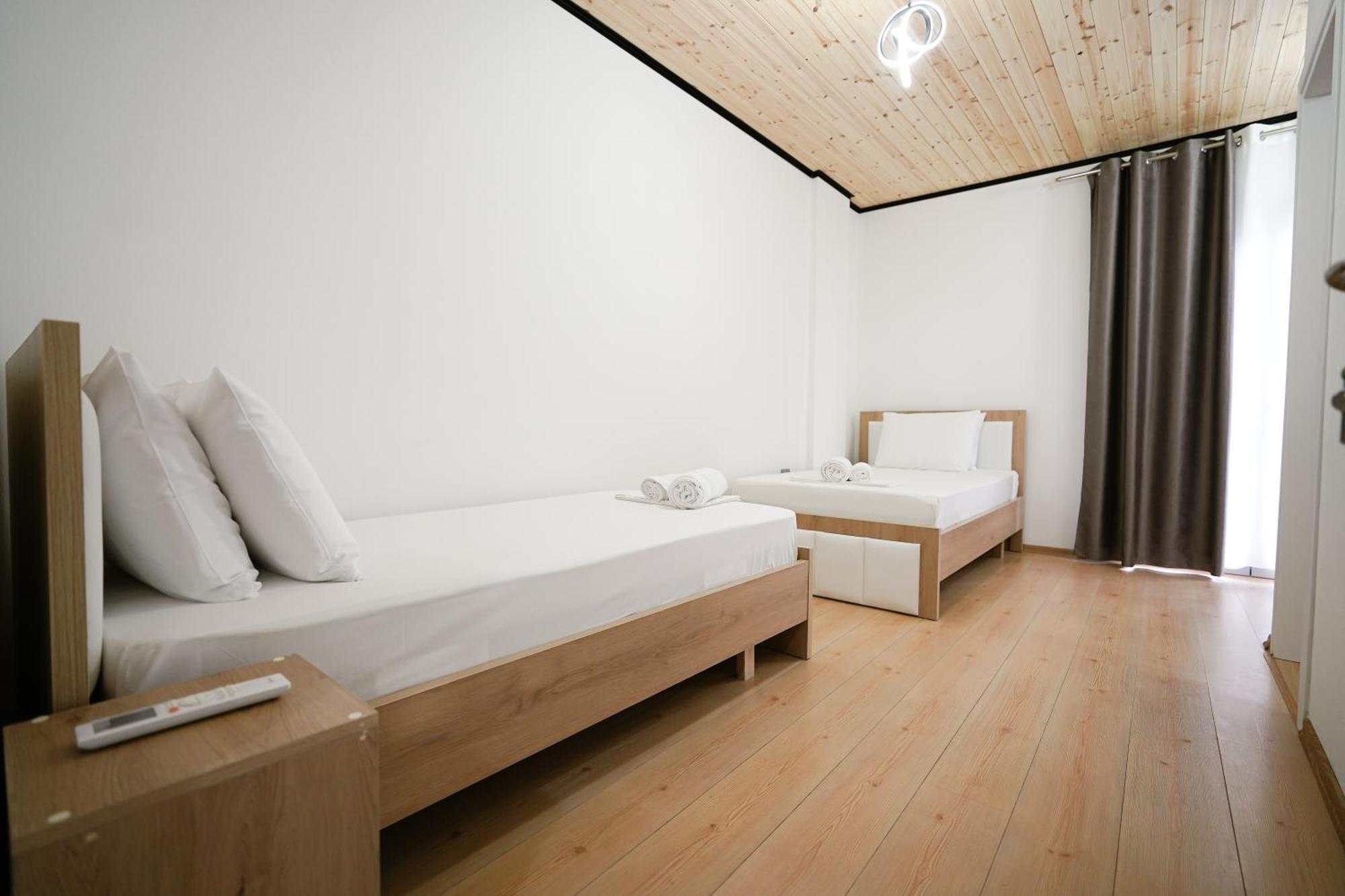 Ora Apartments Gjirokastër Exterior foto